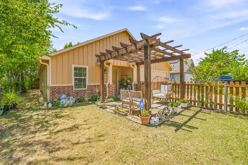 1006 SE 3rd Street Mineral Wells, TX 76067