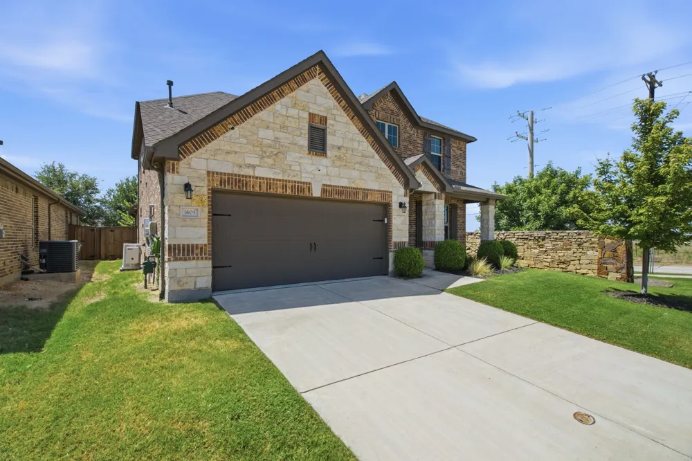 1605 Tanglewood Trail Northlake, TX 76226
