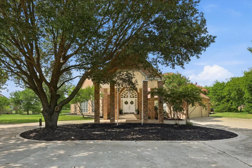 220 Meadow Lake Court Double Oak, TX 75077