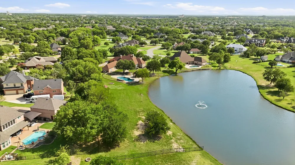 220 Meadow Lake Court Double Oak, TX 75077