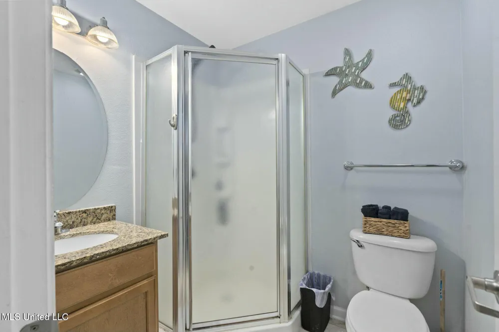 2421 Beachview Drive Ocean Springs, MS 39564