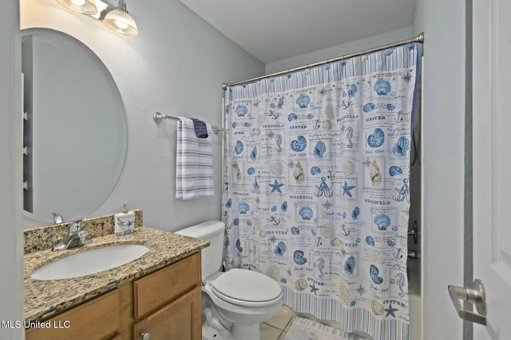 2421 Beachview Drive Ocean Springs, MS 39564