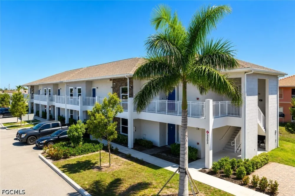 SW 8th Place #204 Cape Coral, FL 33914