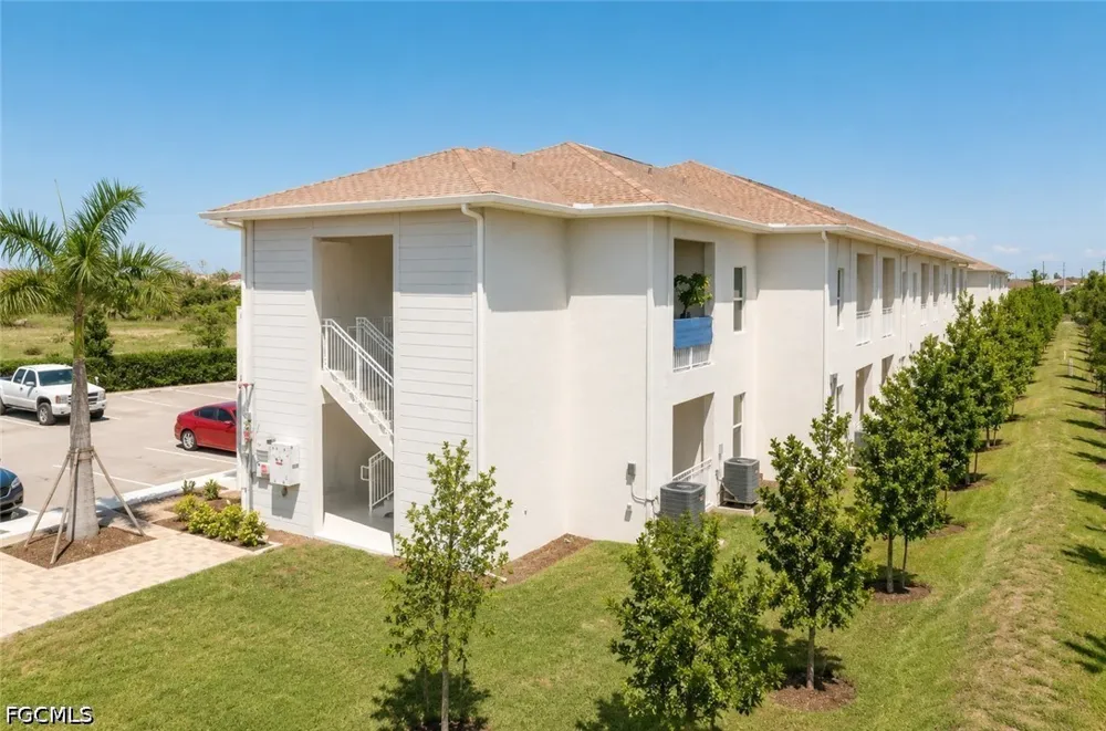 SW 8th Place #204 Cape Coral, FL 33914
