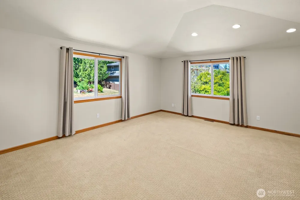 4529 168th Avenue SE Bellevue, WA 98006