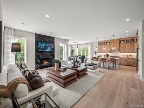 2420 Provencal Drive