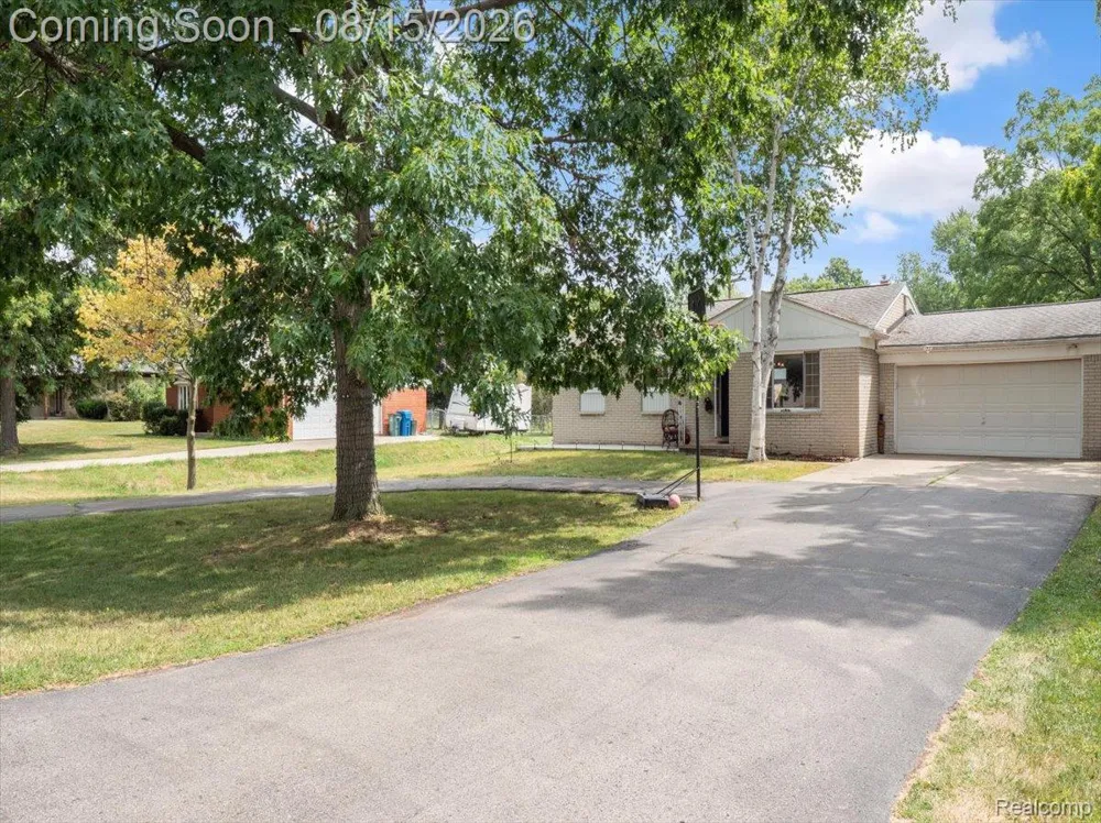 5660 Wright Drive Troy City, MI 48098