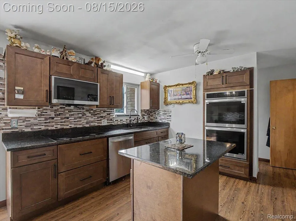 5660 Wright Drive Troy City, MI 48098