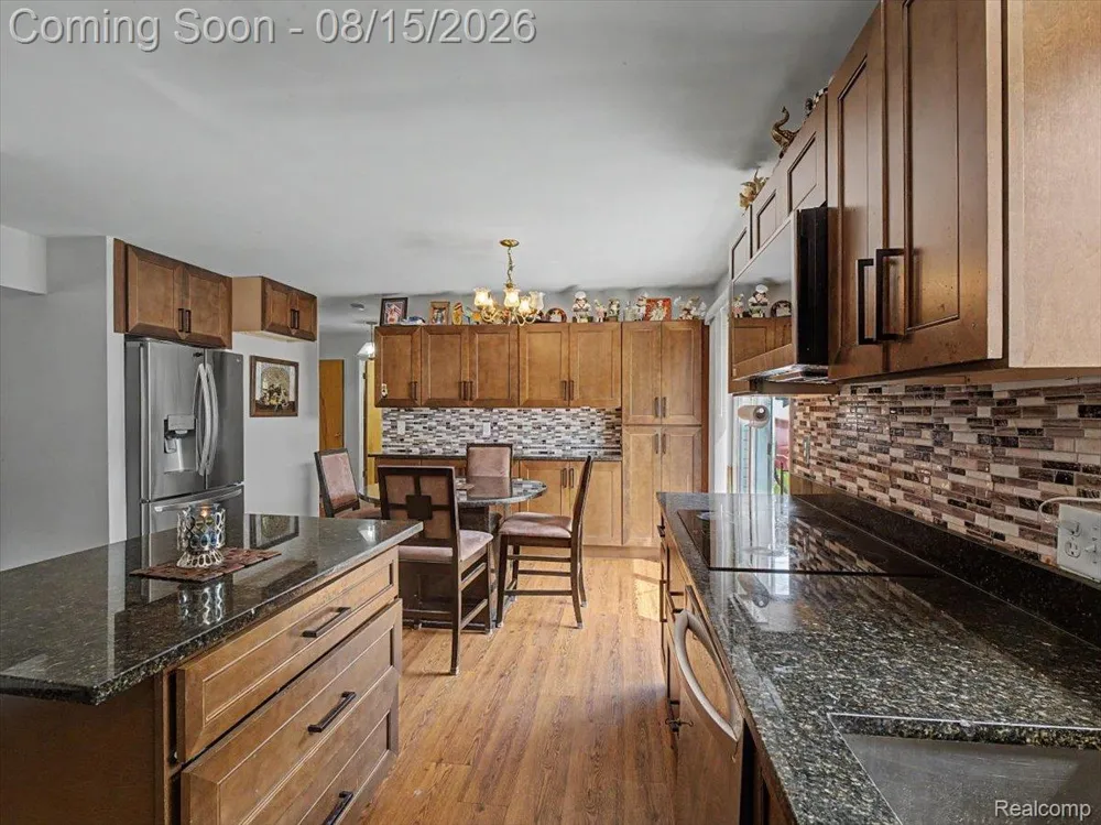 5660 Wright Drive Troy City, MI 48098