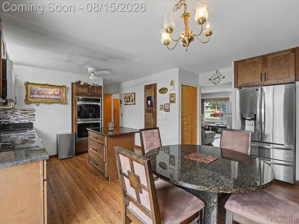 5660 Wright Drive Troy City, MI 48098