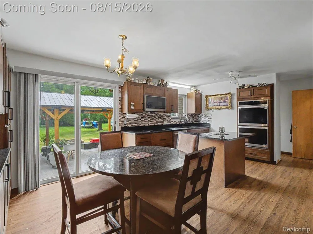 5660 Wright Drive Troy City, MI 48098
