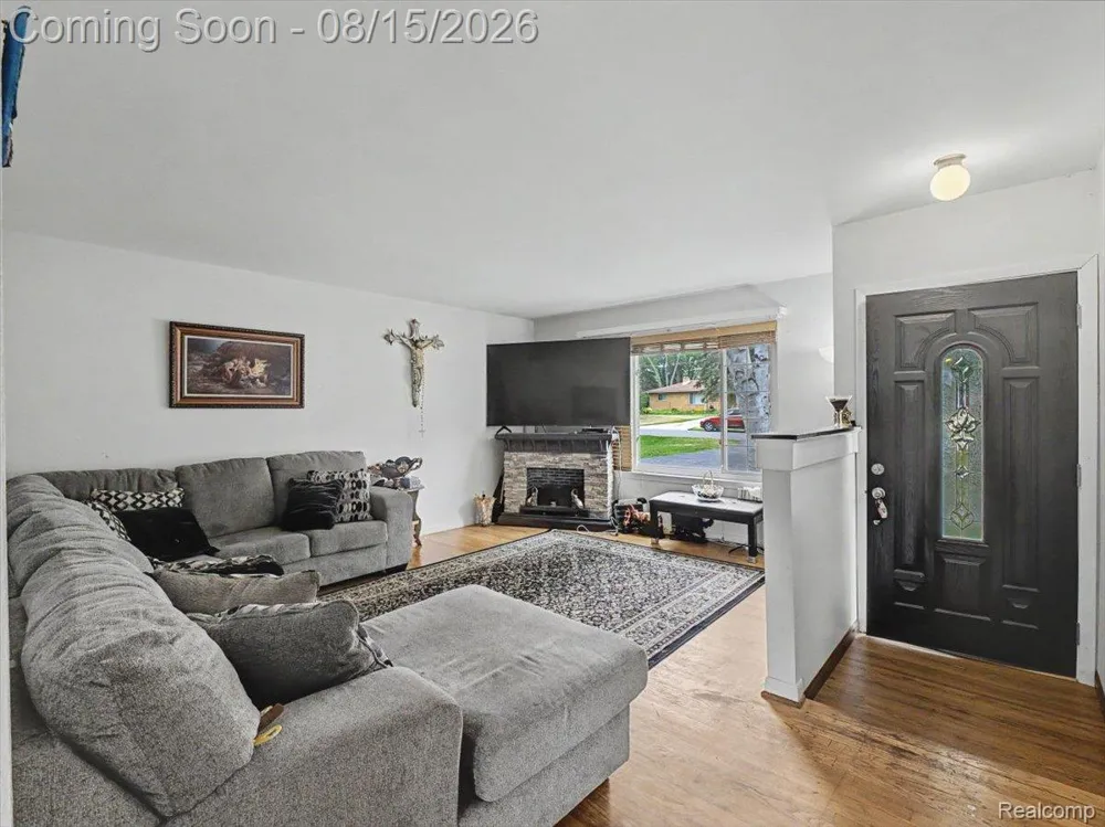 5660 Wright Drive Troy City, MI 48098