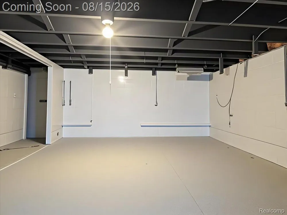 5660 Wright Drive Troy City, MI 48098