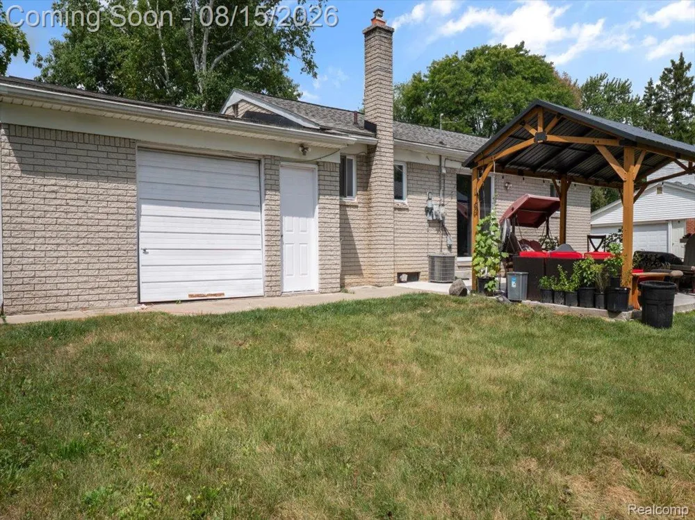 5660 Wright Drive Troy City, MI 48098