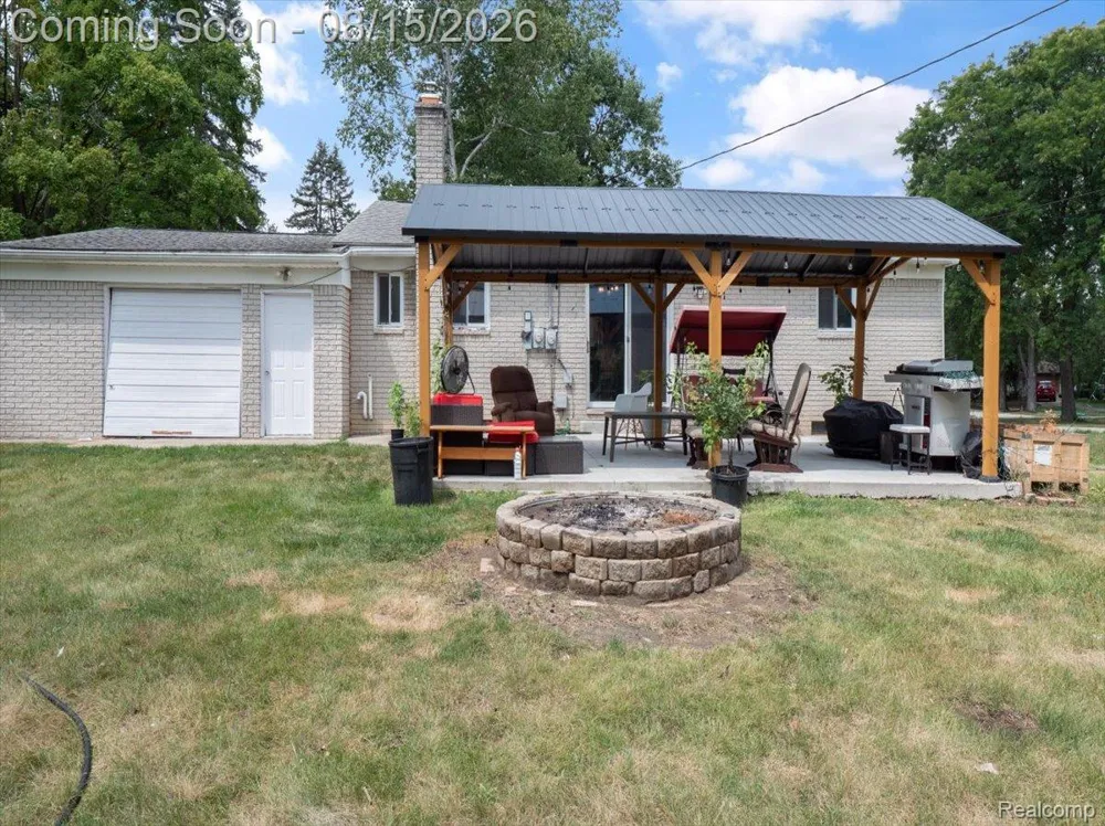 5660 Wright Drive Troy City, MI 48098