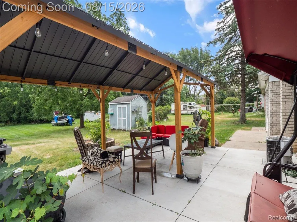 5660 Wright Drive Troy City, MI 48098