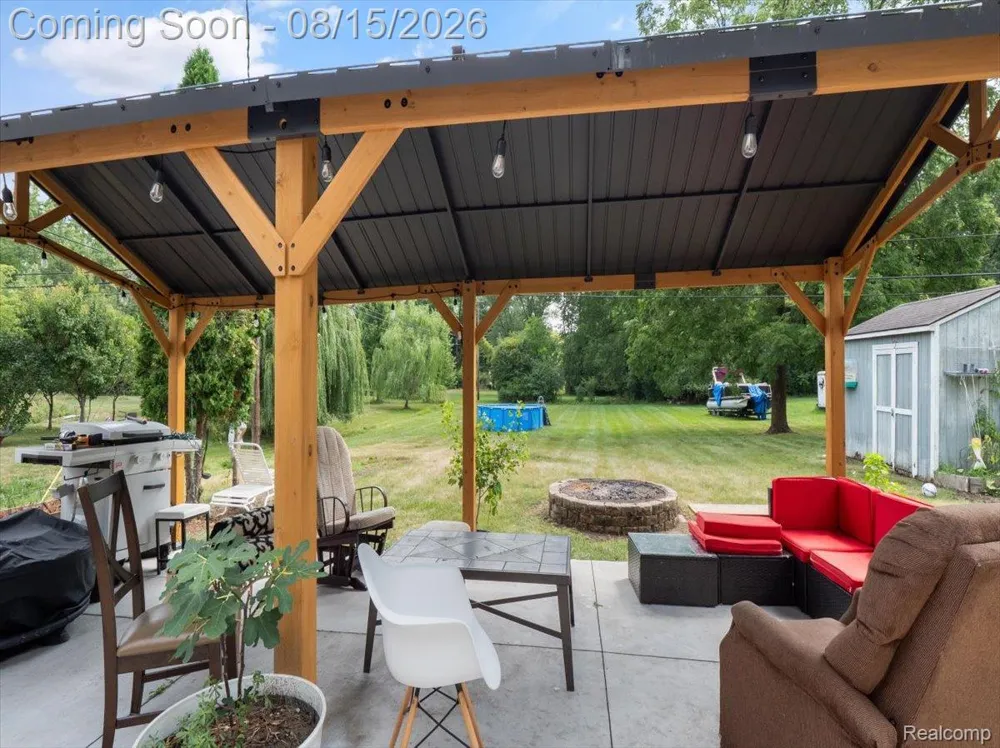 5660 Wright Drive Troy City, MI 48098