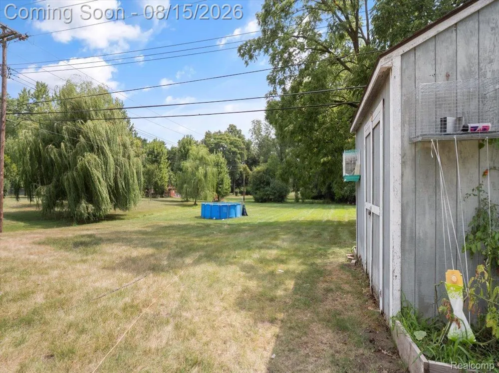 5660 Wright Drive Troy City, MI 48098