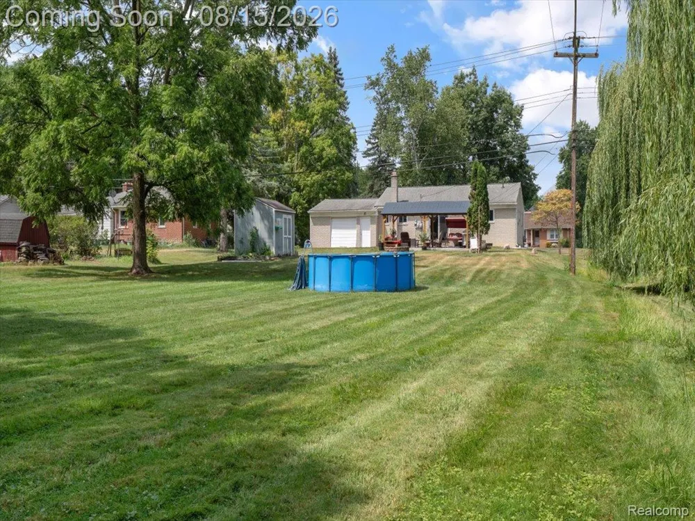 5660 Wright Drive Troy City, MI 48098