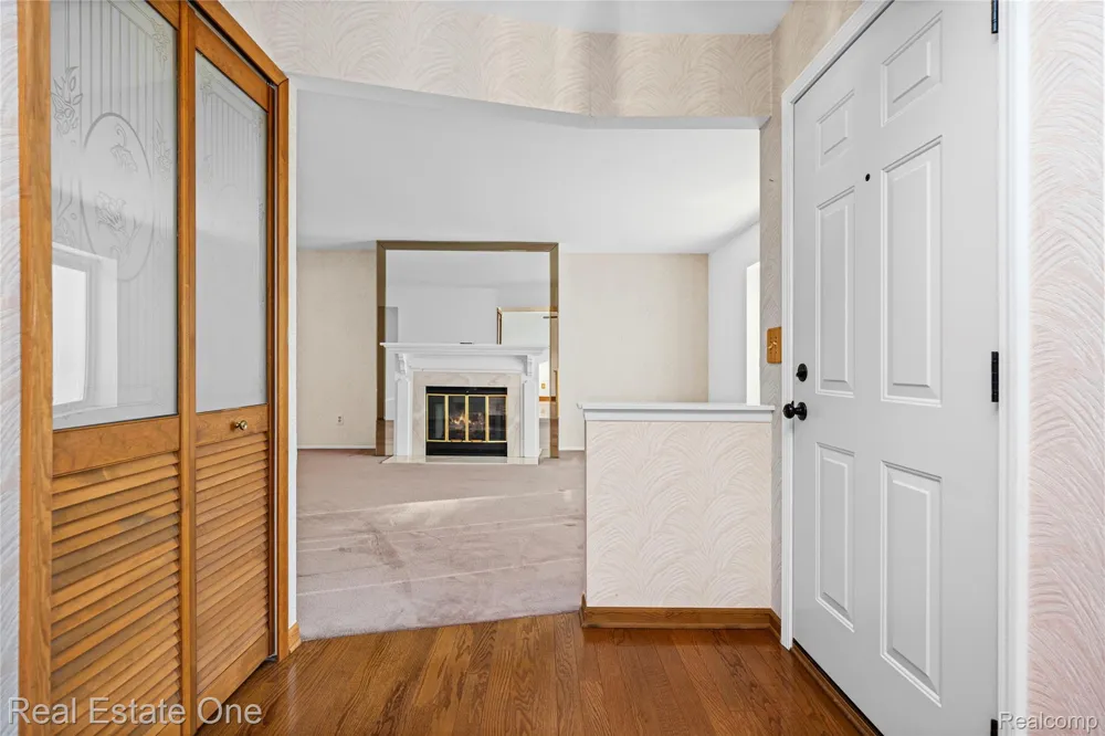 20640 Palm Meadow Drive Clinton Charter Township, MI 48036