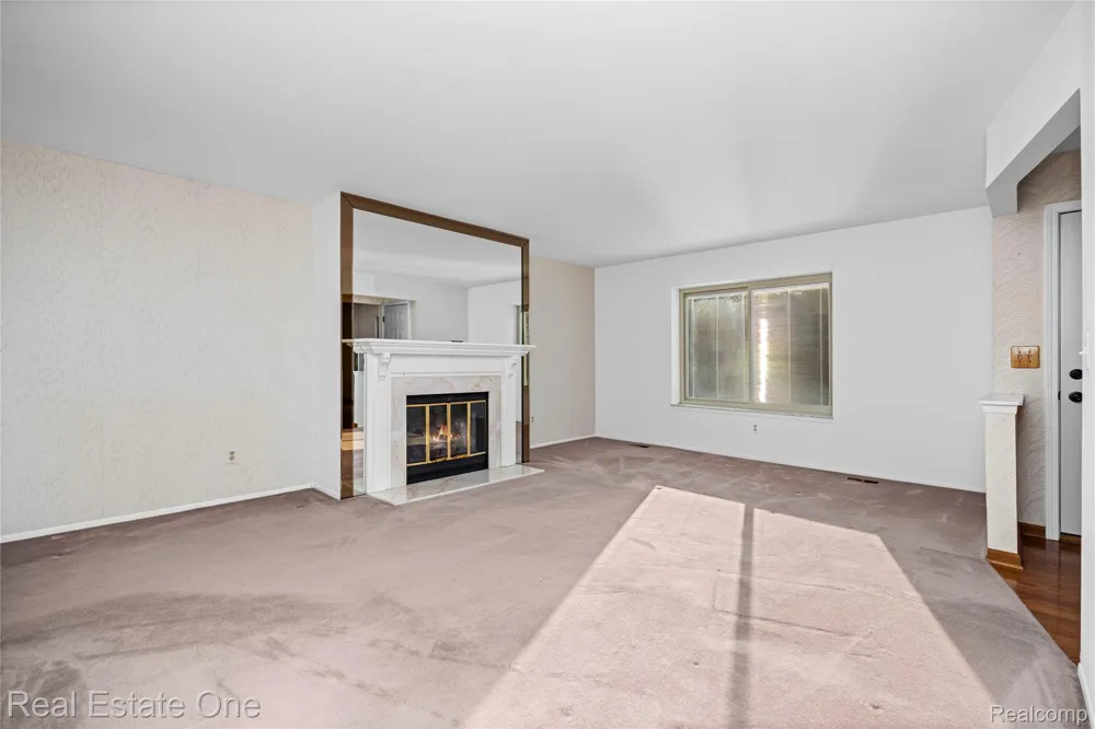 20640 Palm Meadow Drive Clinton Charter Township, MI 48036
