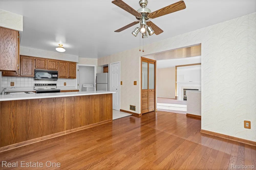 20640 Palm Meadow Drive Clinton Charter Township, MI 48036