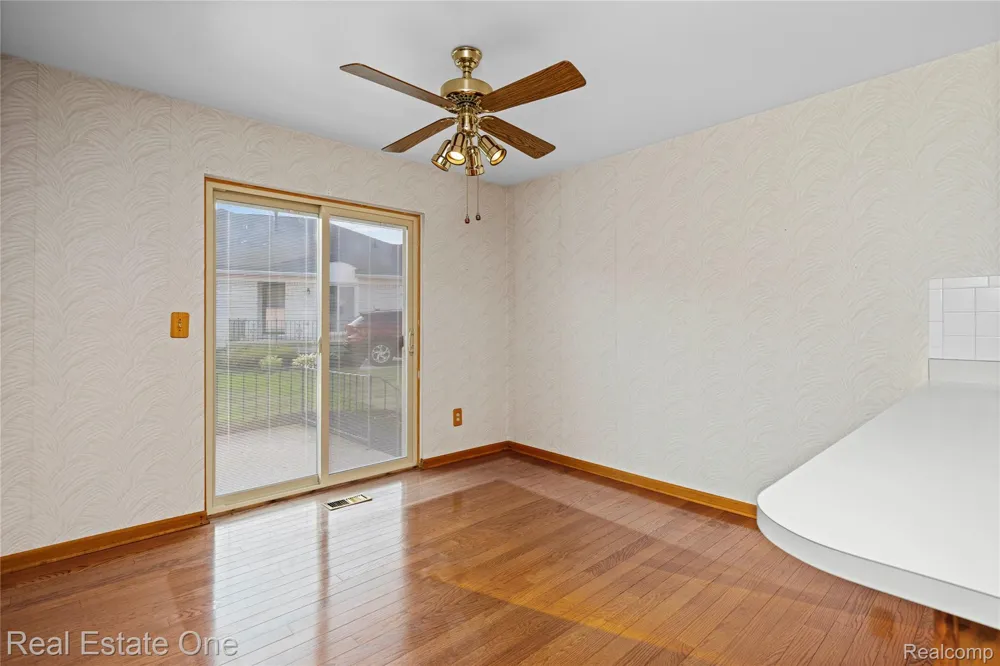 20640 Palm Meadow Drive Clinton Charter Township, MI 48036