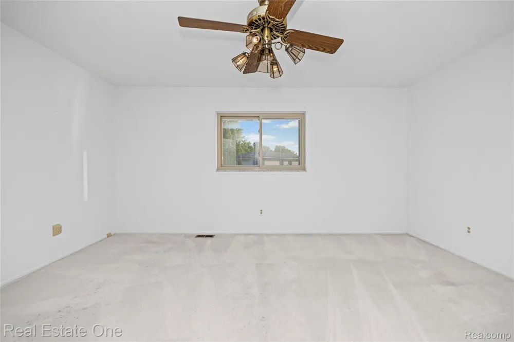 20640 Palm Meadow Drive Clinton Charter Township, MI 48036