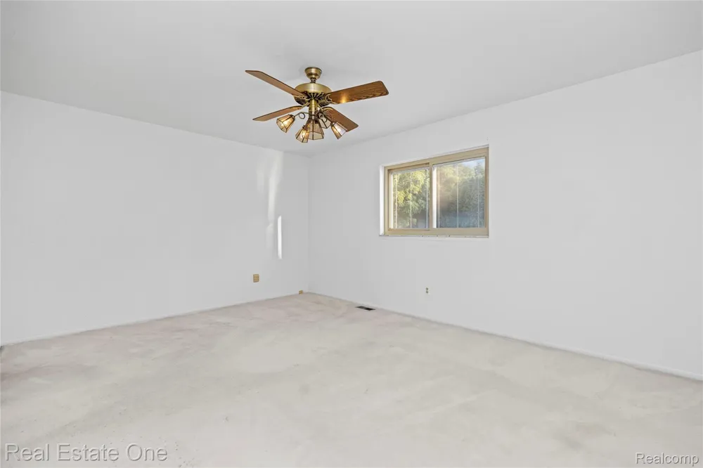 20640 Palm Meadow Drive Clinton Charter Township, MI 48036