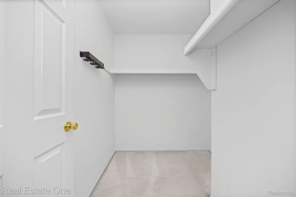 20640 Palm Meadow Drive Clinton Charter Township, MI 48036