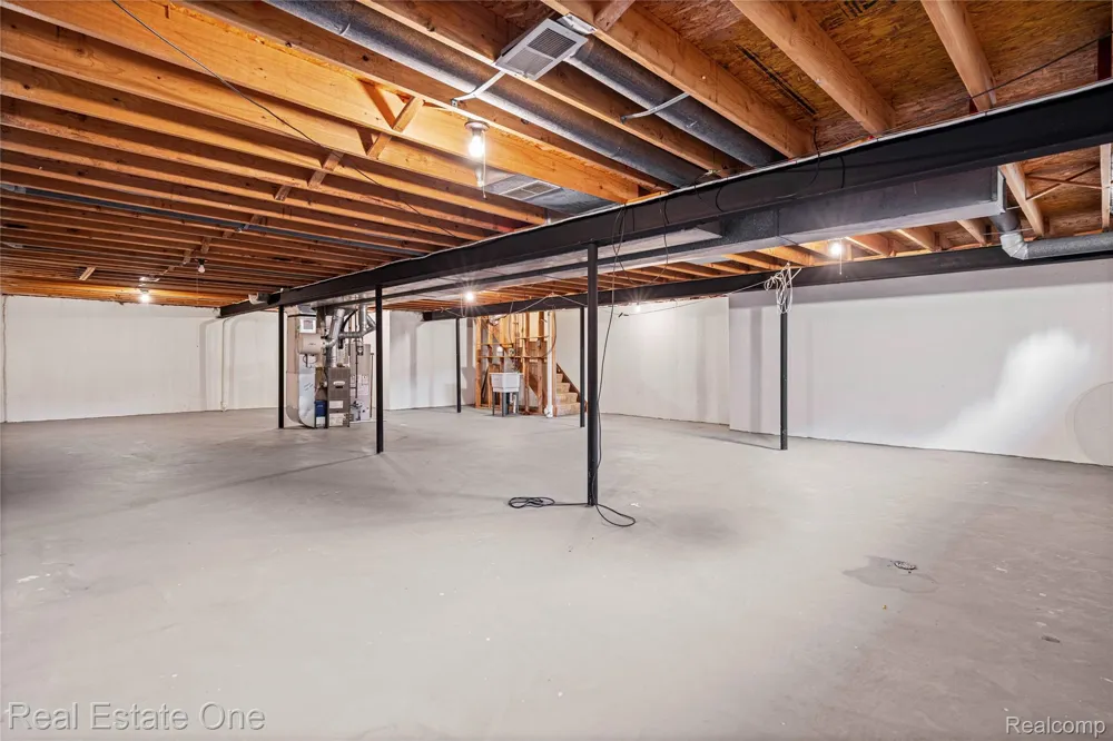 20640 Palm Meadow Drive Clinton Charter Township, MI 48036