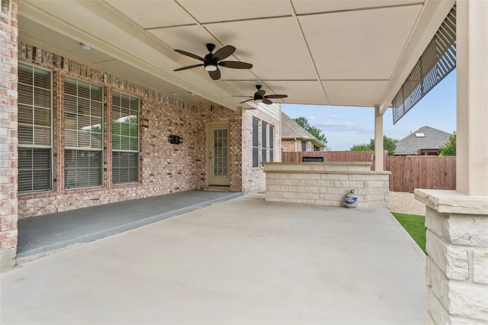 5912 Crestberry Lane Sachse, TX 75048