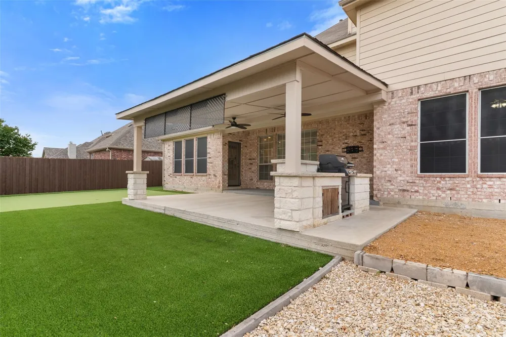 5912 Crestberry Lane Sachse, TX 75048