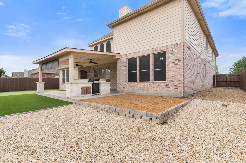 5912 Crestberry Lane Sachse, TX 75048
