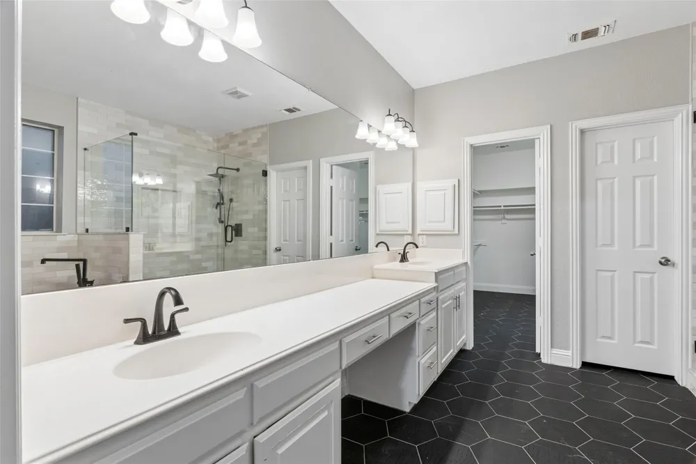5912 Crestberry Lane Sachse, TX 75048