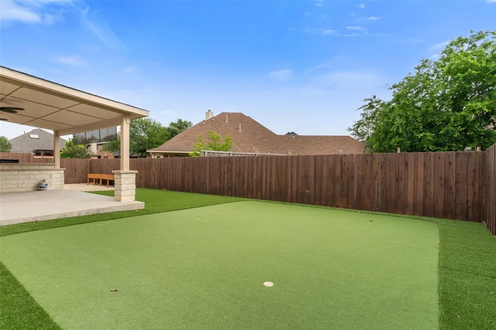 5912 Crestberry Lane Sachse, TX 75048