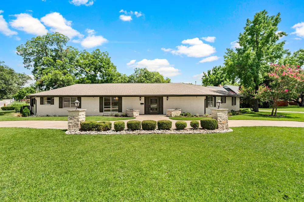 416 Brook Lane McKinney, TX 75069
