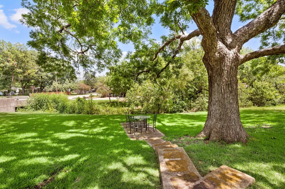 416 Brook Lane McKinney, TX 75069
