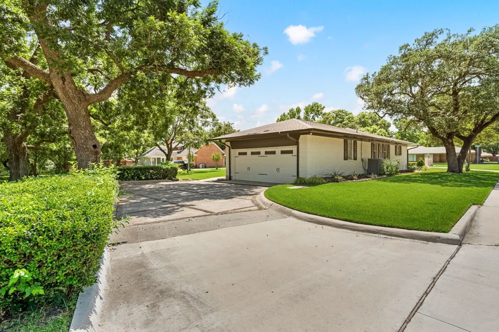 416 Brook Lane McKinney, TX 75069