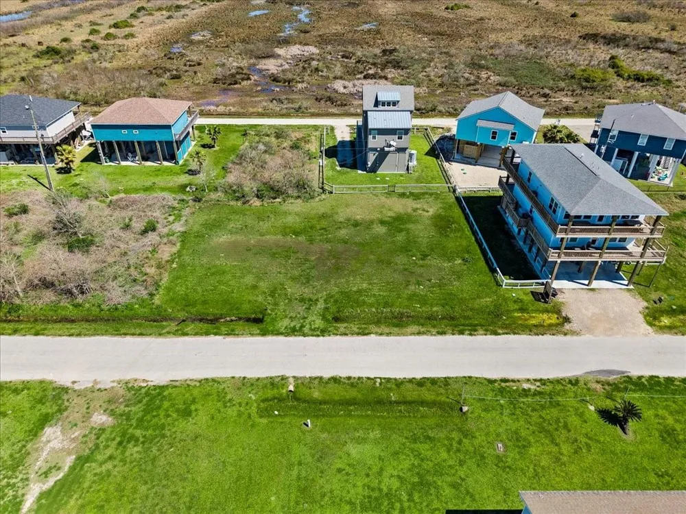 938 Melody Lane Crystal Beach, TX 77650