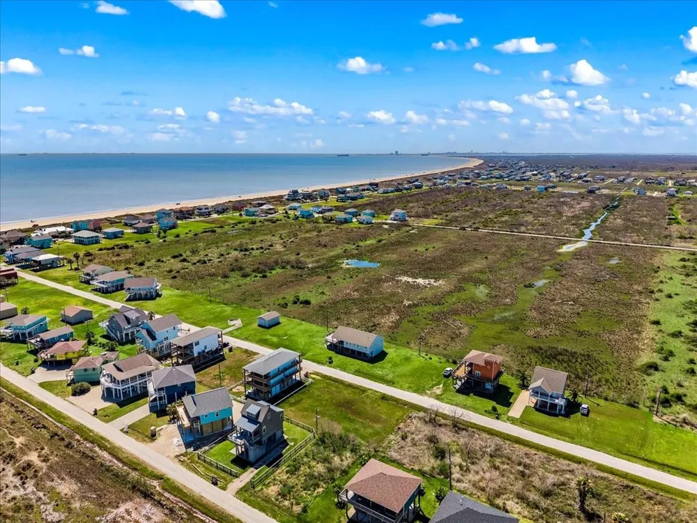 938 Melody Lane Crystal Beach, TX 77650