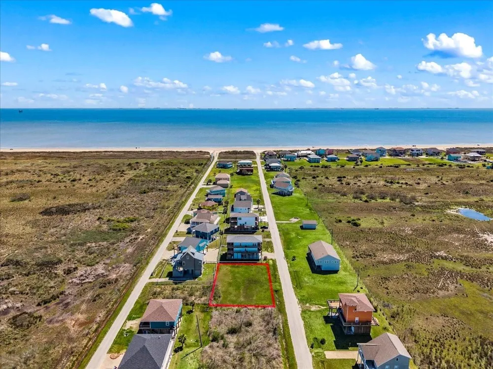 938 Melody Lane Crystal Beach, TX 77650