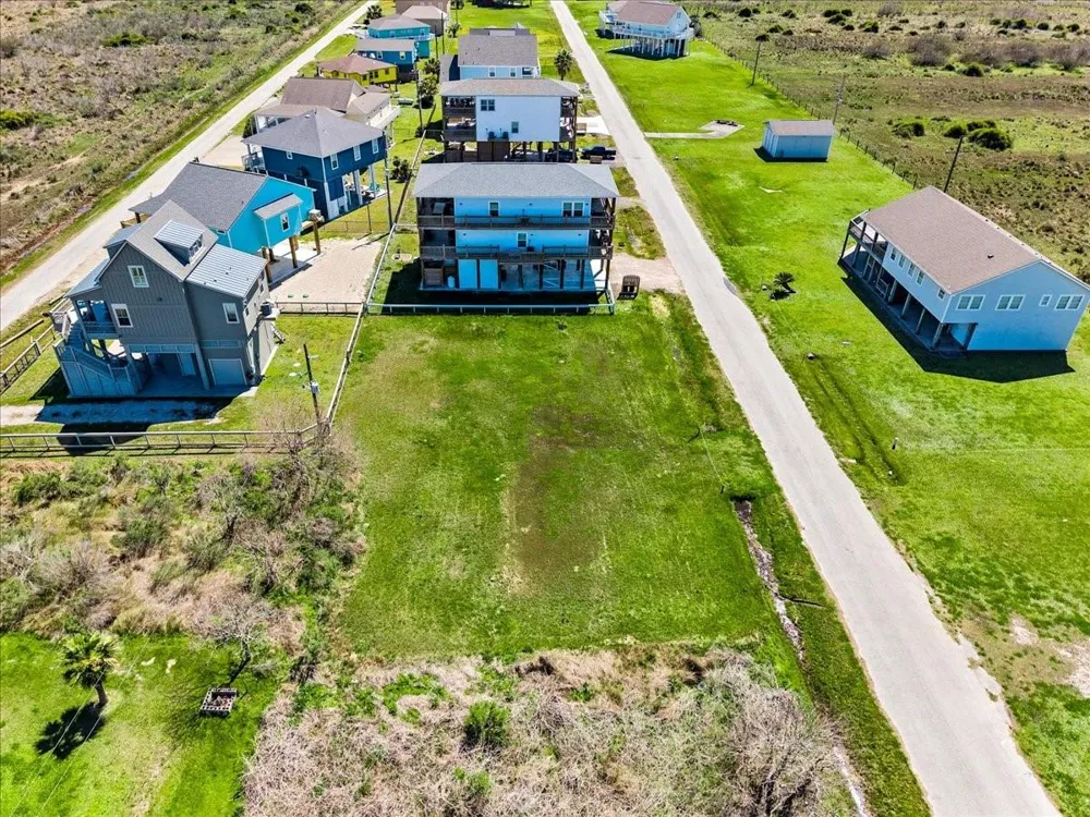 938 Melody Lane Crystal Beach, TX 77650