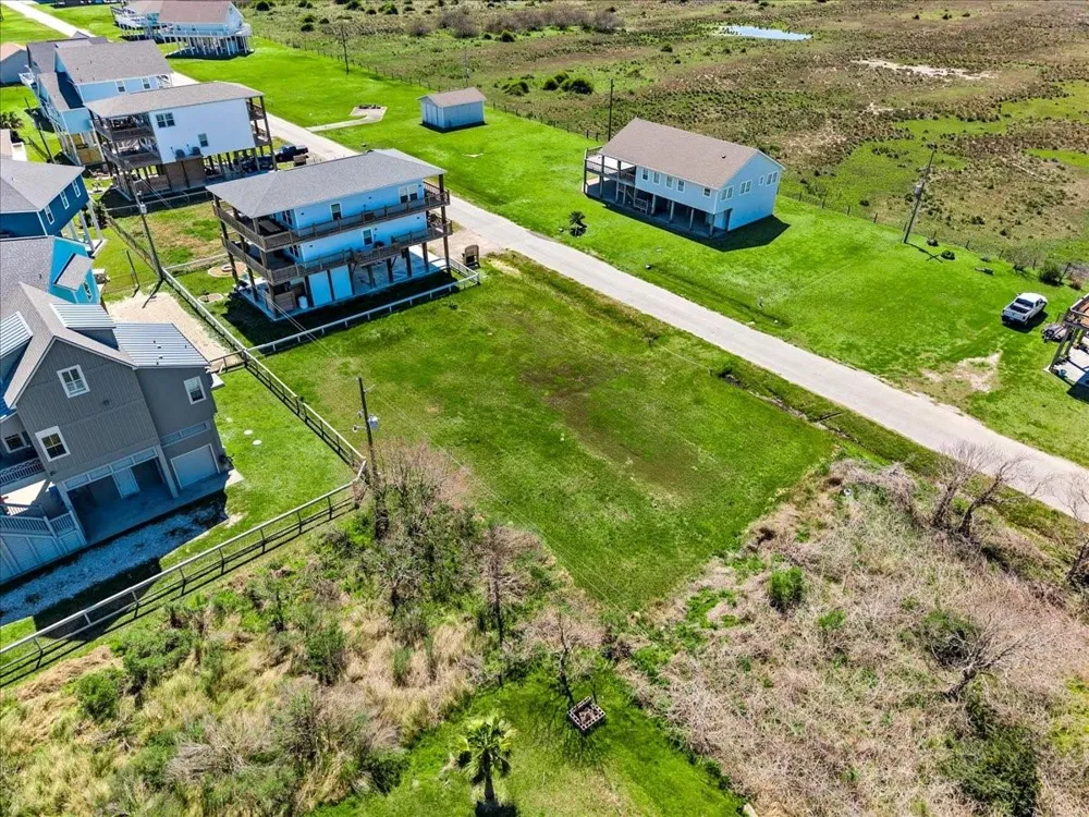938 Melody Lane Crystal Beach, TX 77650
