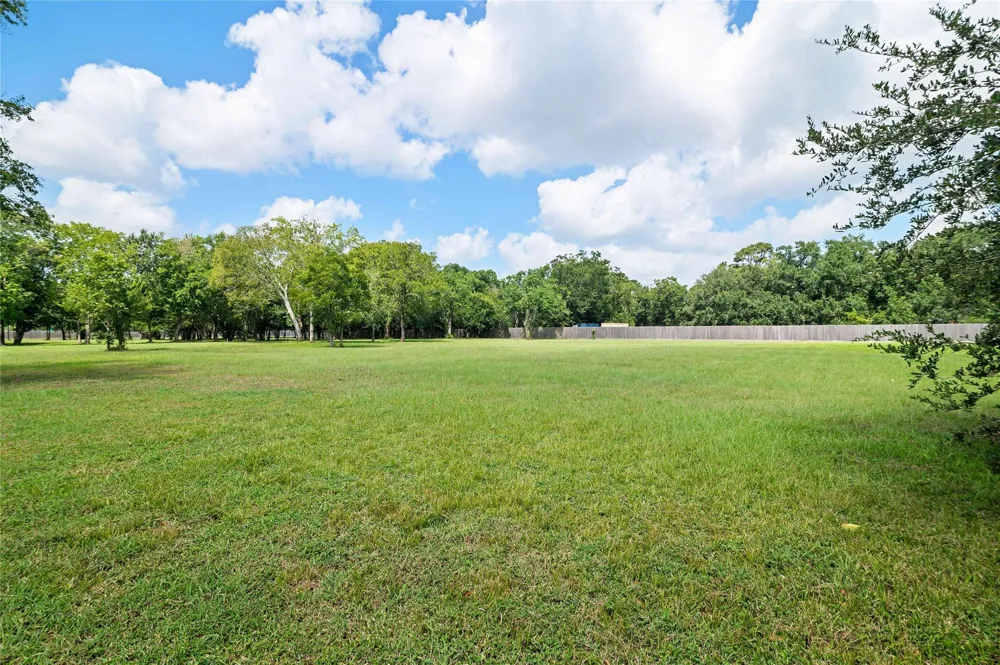 9 Middleton Street Bayview, TX 77518