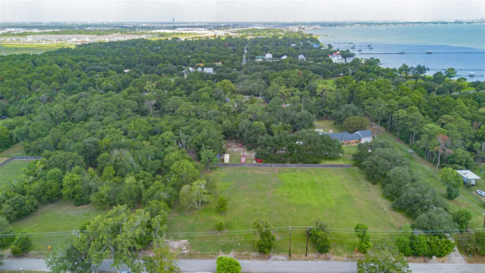 9 Middleton Street Bayview, TX 77518