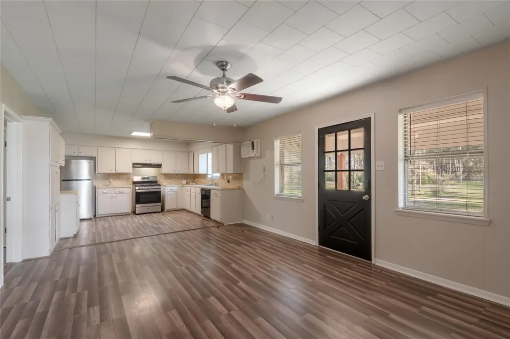 2155 W Us Highway 287 Groveton, TX 75845