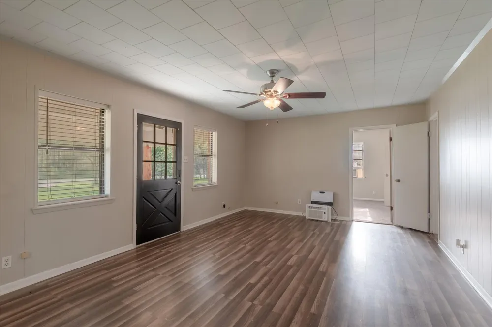 2155 W Us Highway 287 Groveton, TX 75845