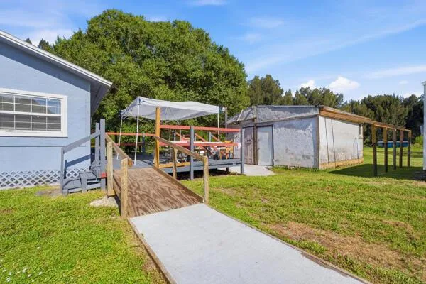 8698 63RD AVENUE Vero Beach, FL 32967
