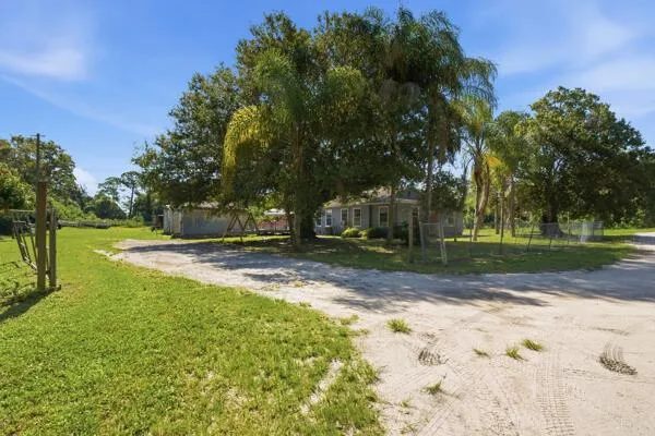 8698 63RD AVENUE Vero Beach, FL 32967